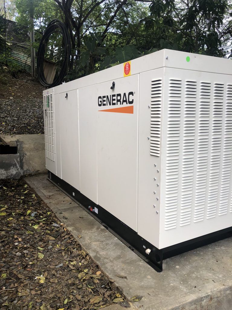 162 kVA Sistema de respaldo con motogenerador a gas propano y multitransferencia paraconjunto residencial Sebucan