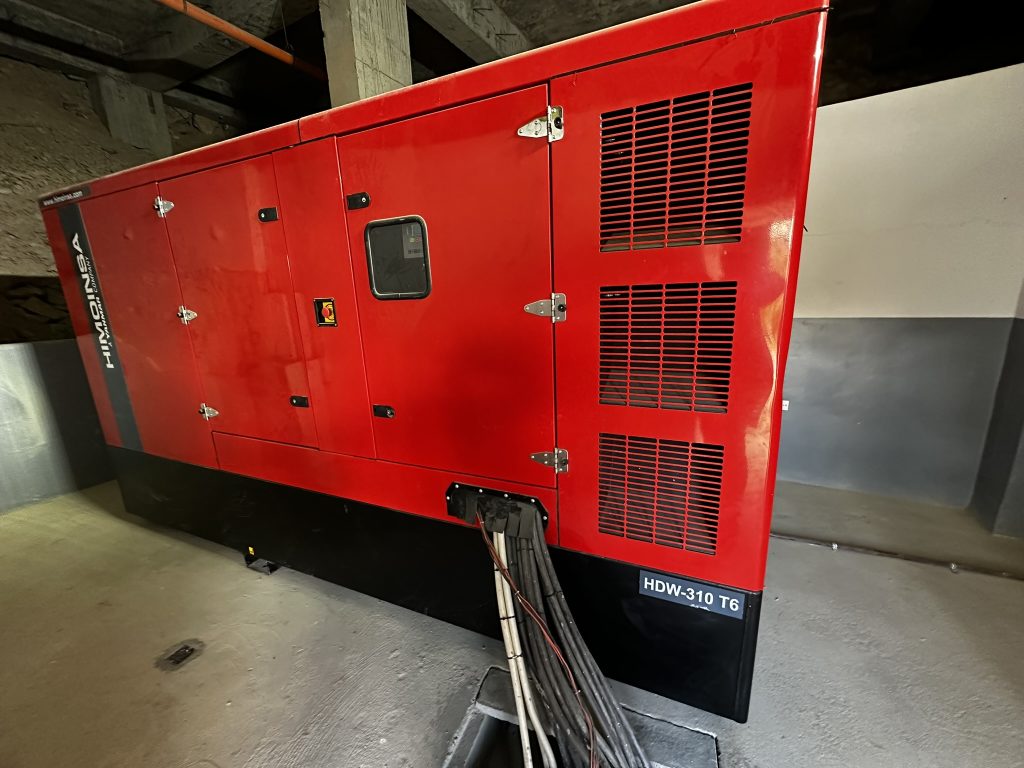 375 kVA Sistema de respaldo con motogenerador para edificio residencial Tepuy